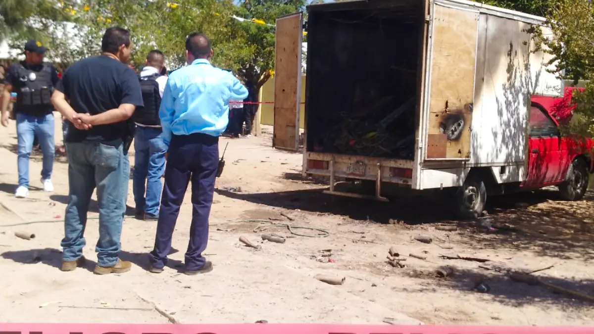 Los juegos pirotécnicos explotaron dentro de la camioneta que los transportaba